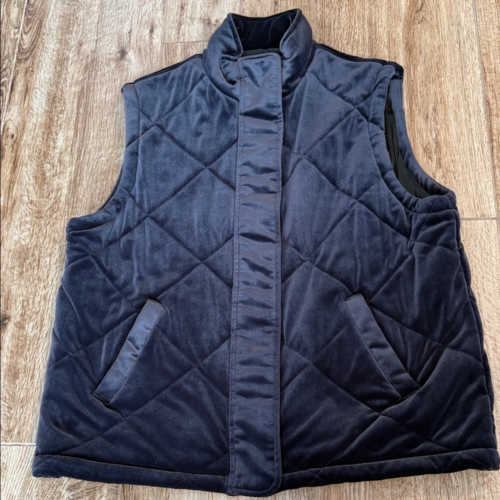 Jones New York Women’s Black Velour Quilted Vest